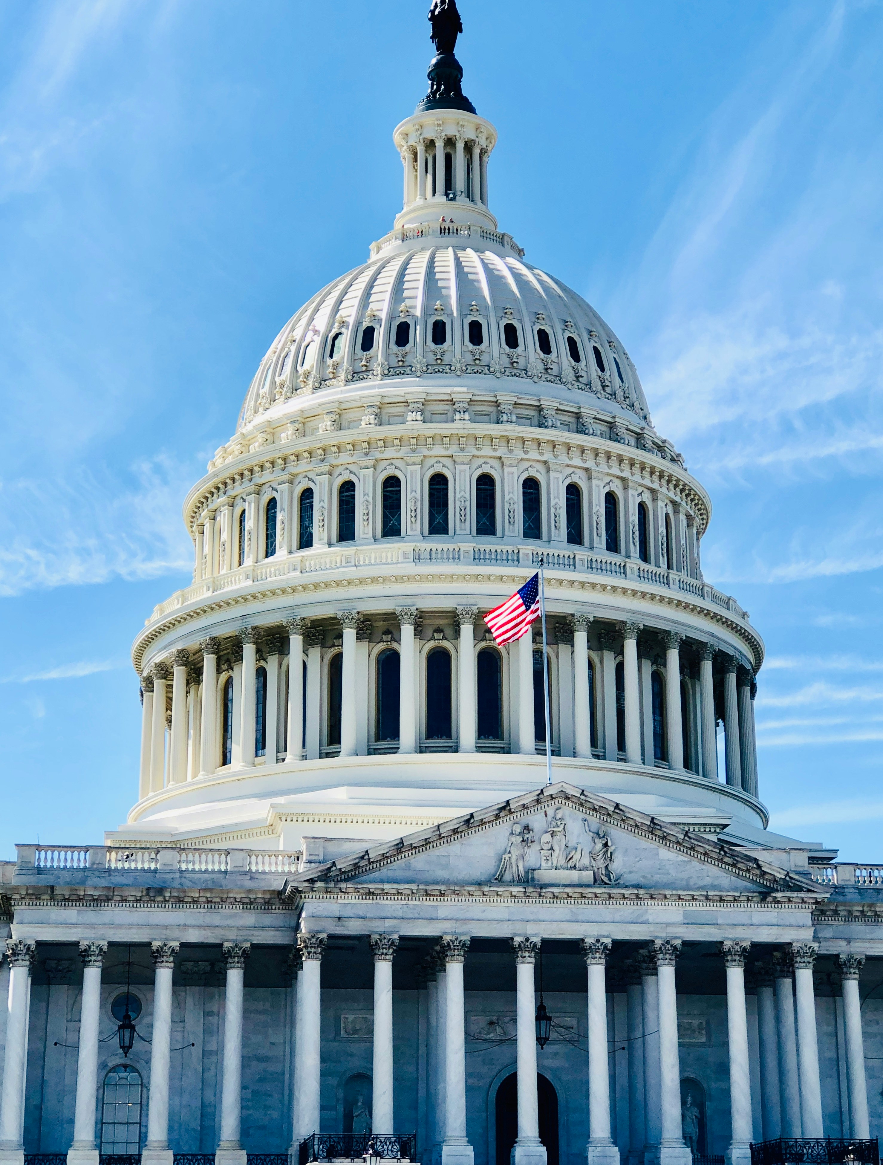 a photo of the US Capitol building