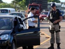 Policeman at traffic stop