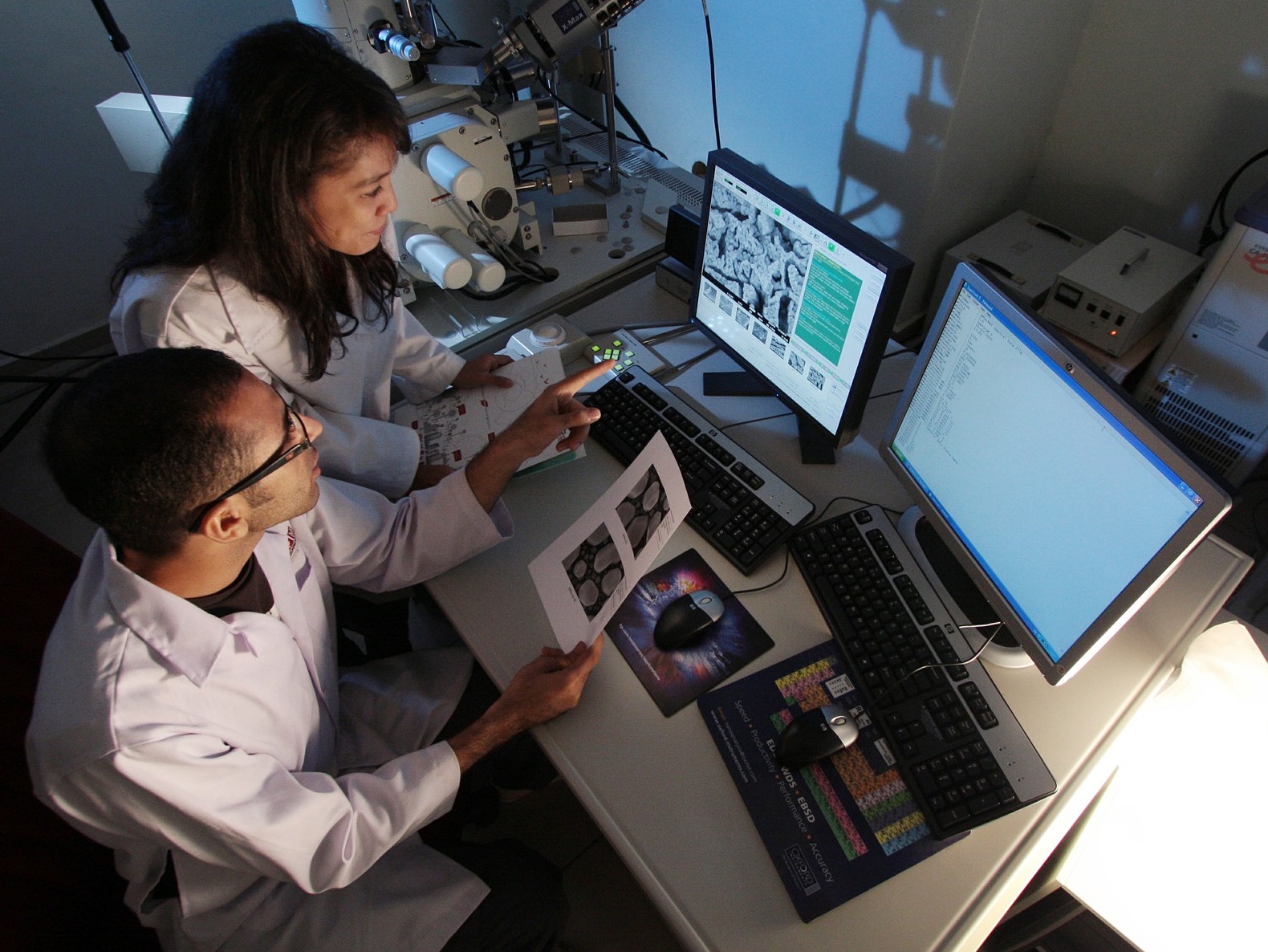 Two scientists in a lab