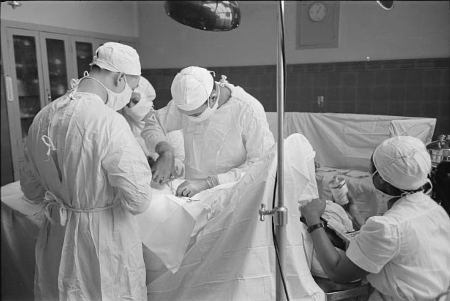 Image of an operating room